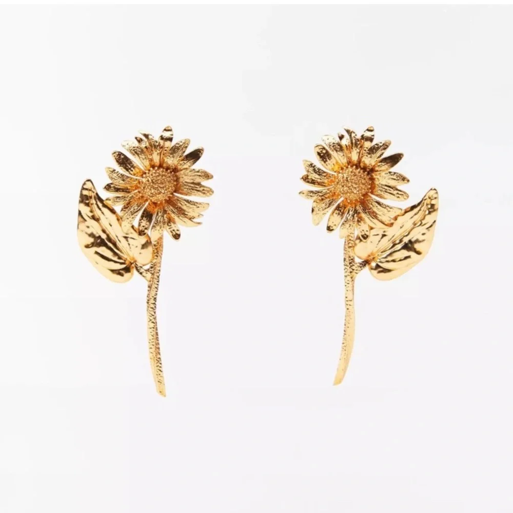 NWT Zara Floral Earrings